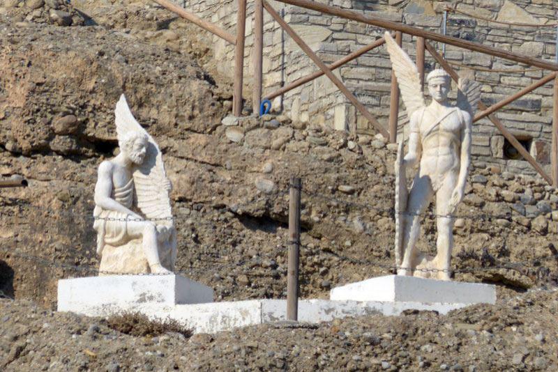 Das Denkmal für Dedalos und Ikaros in Agia Galini