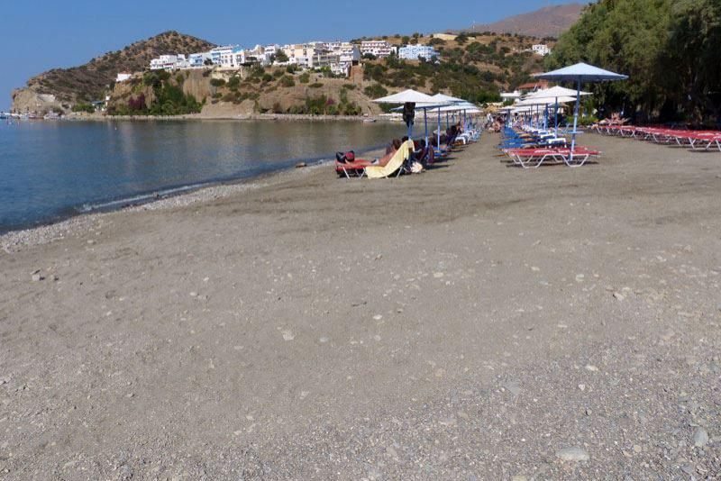 Der Strand von Agia Galini im August