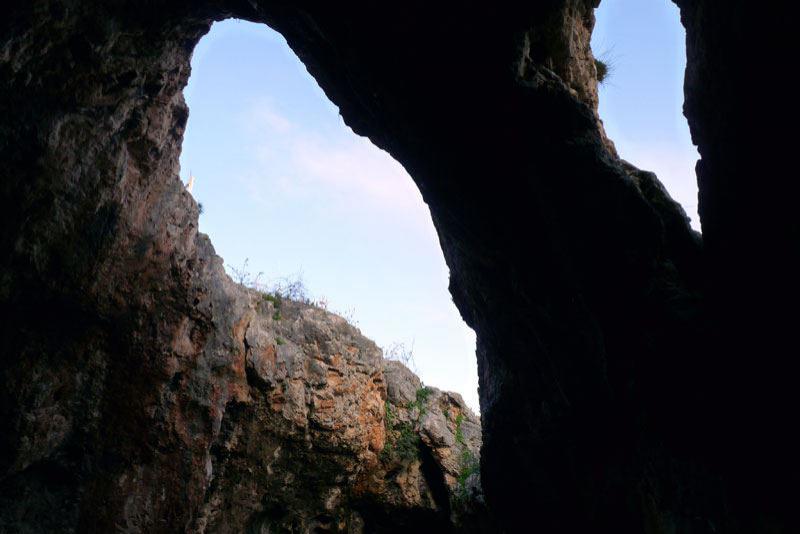 Detailansicht der Grotte von Aliartos
