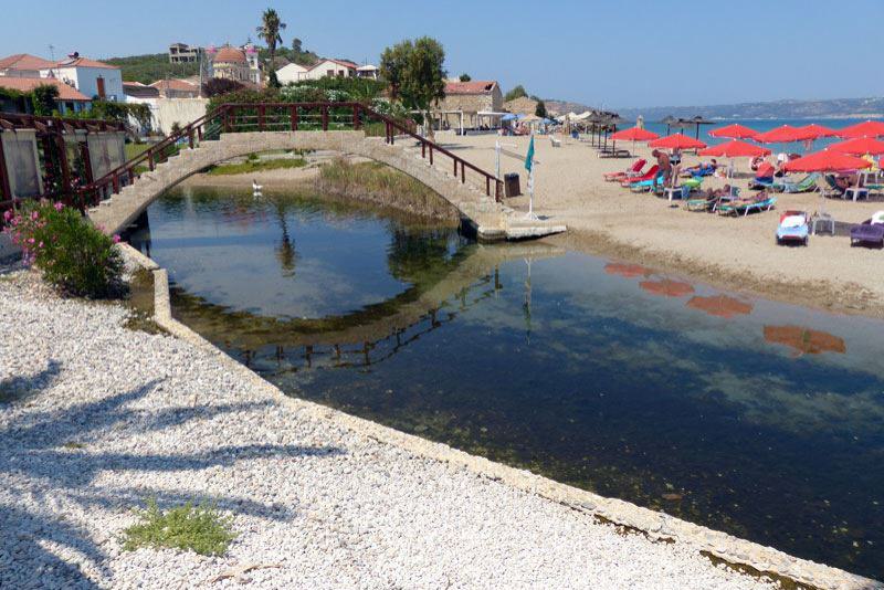 Flussmündung in Kalives