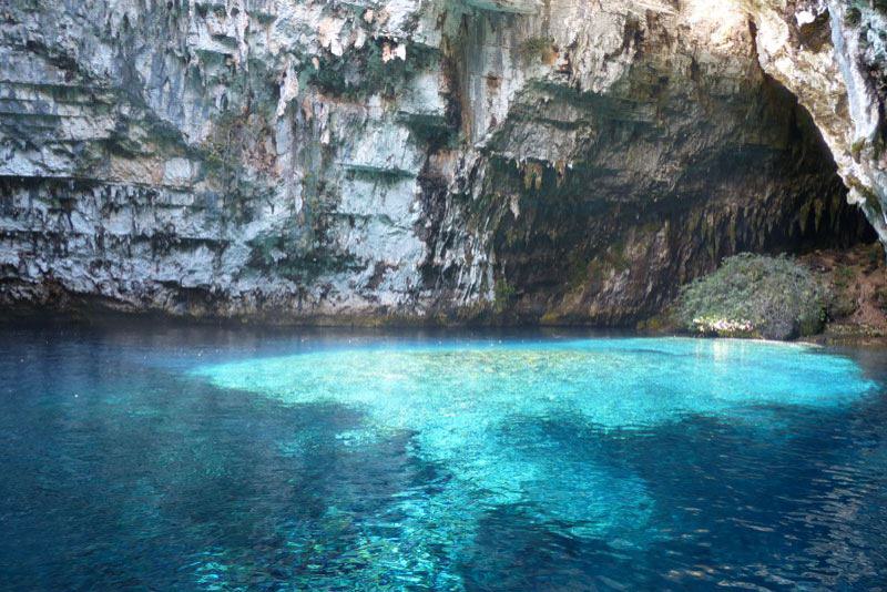 Einfallendes List auf den Melissani-See