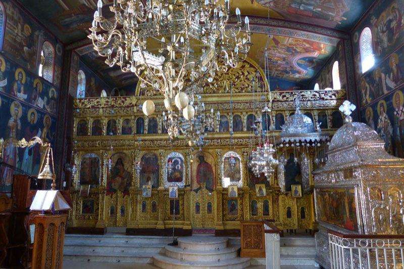 Innenansicht mit den Gebeinen des Agios Gerassimos