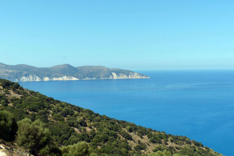 Westküste von Kefalonia mit Blick auf Ithaka