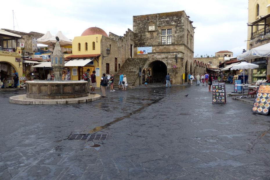 Hauptplatz in der Altstadt von Rhodos